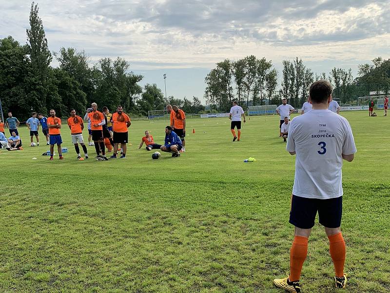 Z fotbalového turnaje v Hořovicích, který uspořádal poslanec Jan Skopeček (ODS).