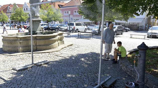Přívod vody k mlžné bráně na Husově náměstí v Berouně dostane zámek.