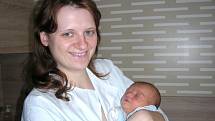 Daniel Horský z Berouna se narodil 8. dubna 2016 a na svět se moc těšil, tak to vzal pěkně hopem. Danečkovy porodní míry byly 3,92 kg a 50 cm. Z miminka se radují manželé Martina a Miloš a bráška Lukášek (2,5 roku).
