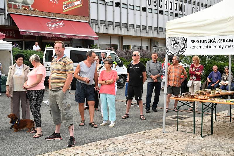 Z přehlídky dechových kapel v Berouně s názvem Dechovka u Hvězdy.