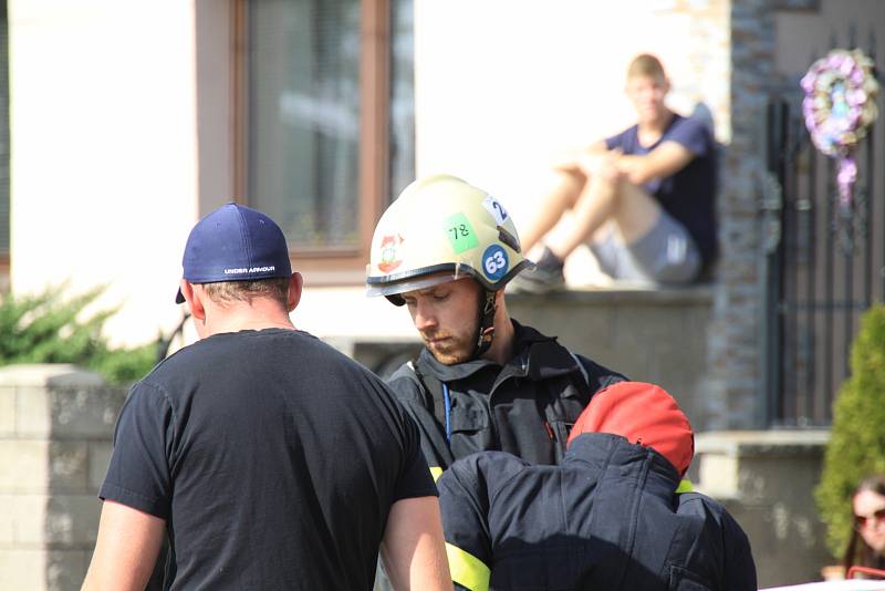 Z hasičské soutěže 'Toughest Firefighter Alive - Nejtvrdší hasič přežije' v Broumech.