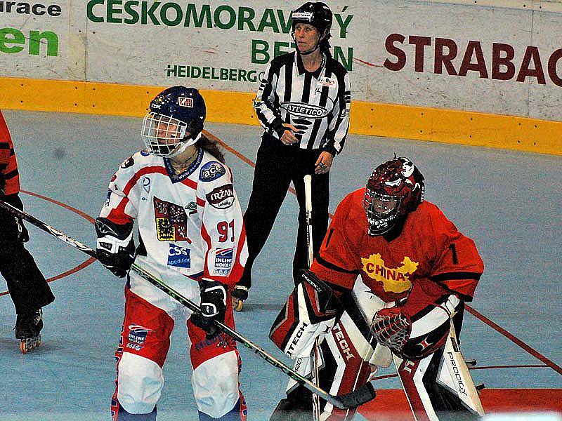 České reprezentantky v prvním utkání mistrovství světa v Berouně deklasovaly Čínu 13:0