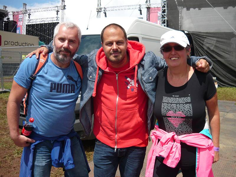 Festival Hrady.CZ, který si oblíbily tisíce fanoušků po celé České republice, zahájil letošní ročník opět na louce pod Točníkem.