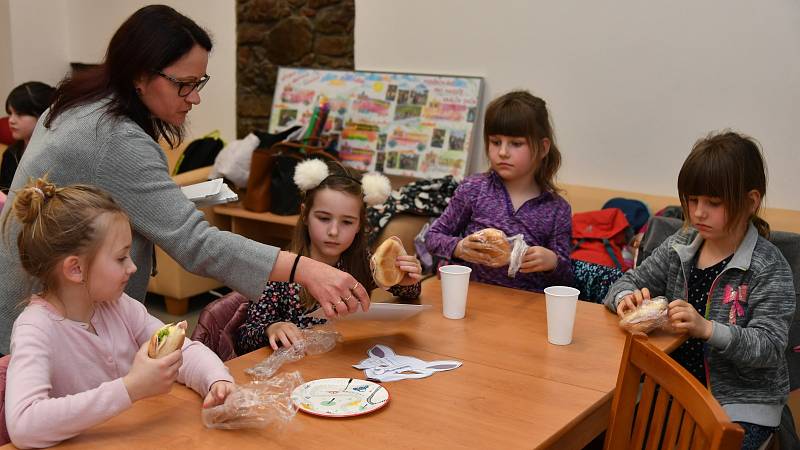 Noc s Andersenem na králodvorském zámku 24. března 2023.