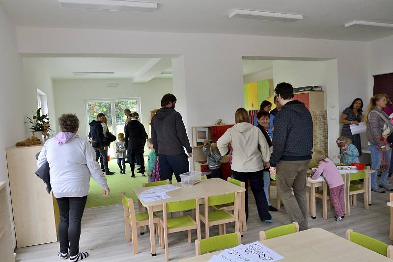Z otevření nové mateřské školy v Železné.