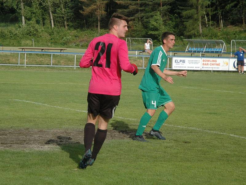 V derniéře podlehlo Hořovicko Sedlčanům 0:1. Před zápasem se představila domácí starší přípravka coby vítěz okresního přeboru.