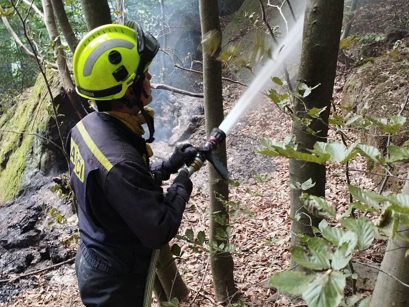 Odřad HZS Středočeského kraje vyjel na pomoc při požáru v Hřensku.