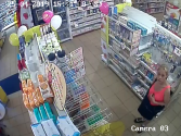 Žena kradla kondomy a lubrikační gely