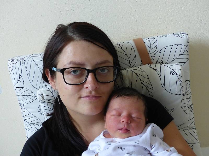 Mia Smolíková se narodila 6. července 2021 v kolínské porodnici, vážila 3080 g a měřila 48 cm. V Zásmukách se z ní těší maminka Aneta a tatínek Lukáš.