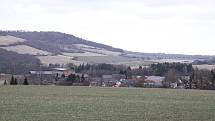 Obec Broumy a okolní Chráněná krajinná oblast Křivoklátsko.