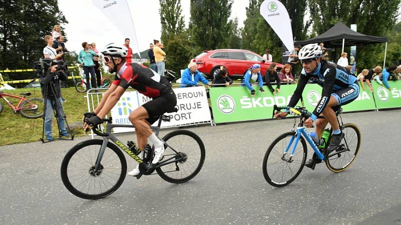 První ročník cyklistického závodu pro veřejnost L'Etape by tour de France.