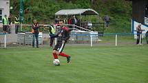 Fotbalová I. A třída: Komárov - Velká Dobrá 4:2 (2:1).