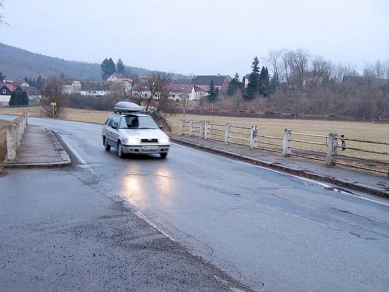 Oprava mostu v Komárově uzavře silnici