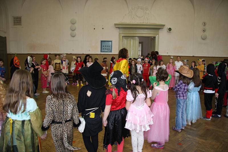 Maškarní karneval v družině Základní školy Wagnerovo náměstí v Berouně.