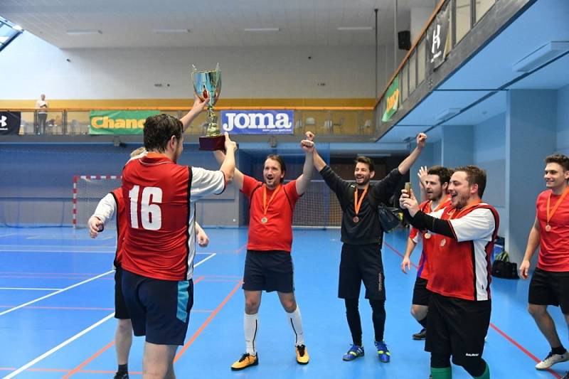 Futsalová novinářská trofej patří letos Novinkám.