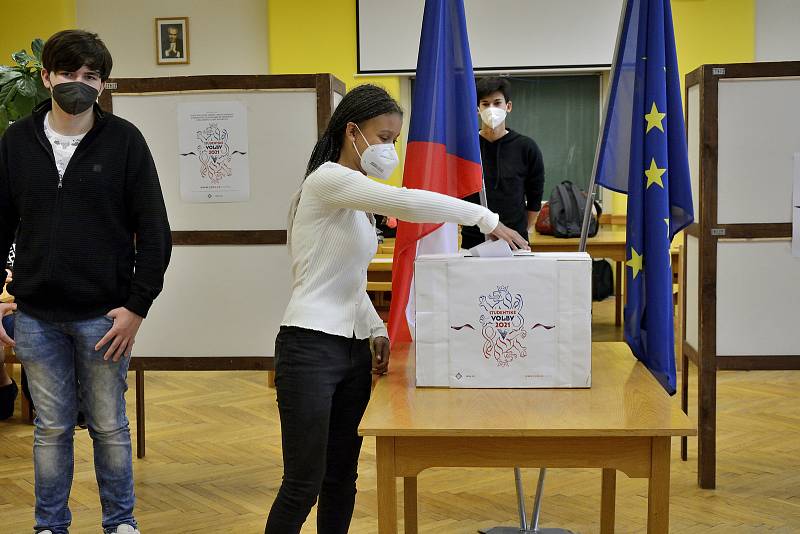 Studentské volby na Obchodní akademii a Střední pedagogické škole v Berouně.