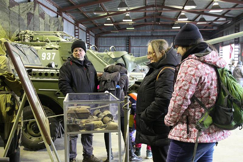 Army muzeum klub vojenské historie a techniky Zdice zahájilo sezonu.