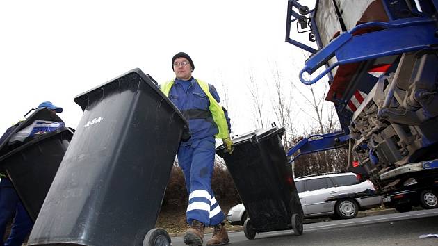 V mnoha obcích platí občané za svoz komunálního odpadu už maximální výši paušálního poplatku