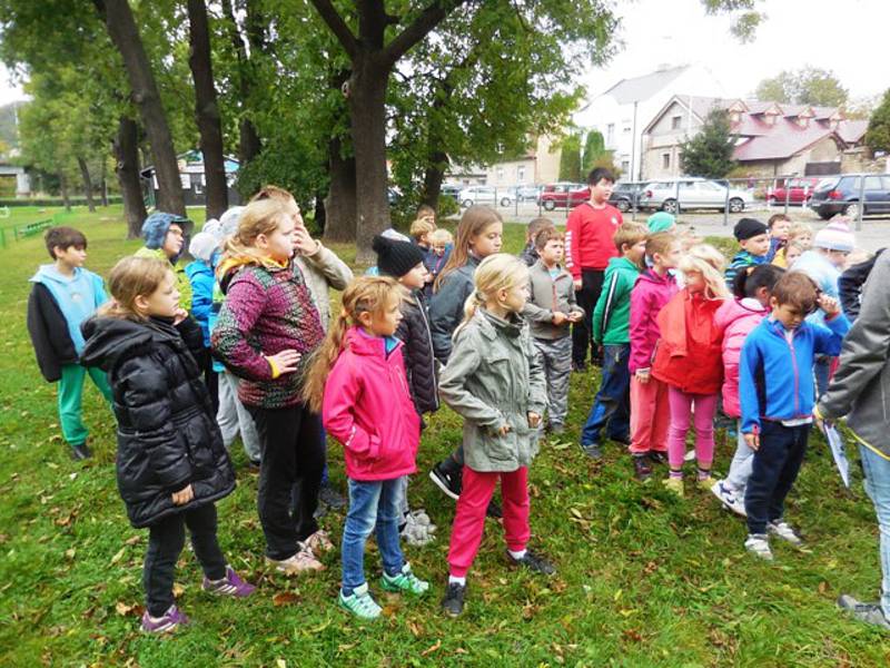 Počátek měsíce října byl ve znamení Mezinárodního dne zvířat. Ten si připomněly i děti školní družiny.