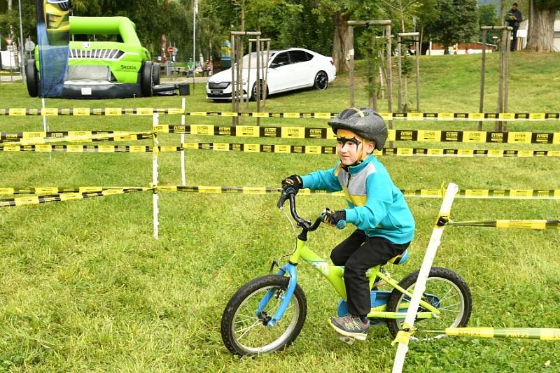 První ročník cyklistického závodu pro veřejnost L'Etape by tour de France.