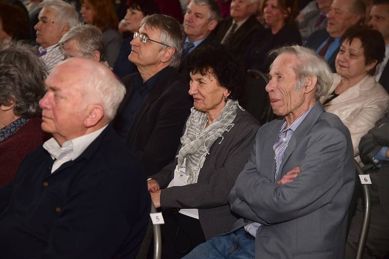 Další koncert, který se ve Zdicích uskutečnil na počest významného rodáka, přilákal zástupce všech generací.