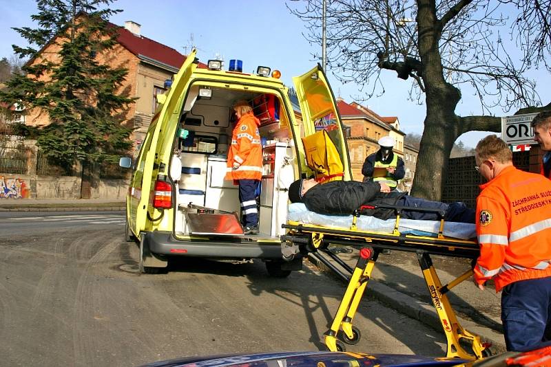 Srážku s osobním vozidlem cyklista naštěstí přežil