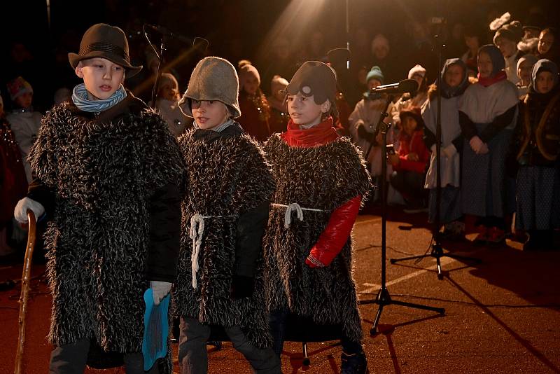 Ladovský jarmark letos přitáhl hodně lidí