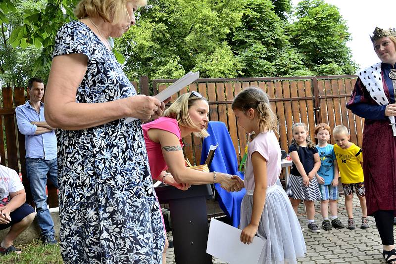 Ze slavnostního rozloučení s předškoláky v Mateřské škole Sluníčko v Berouně.