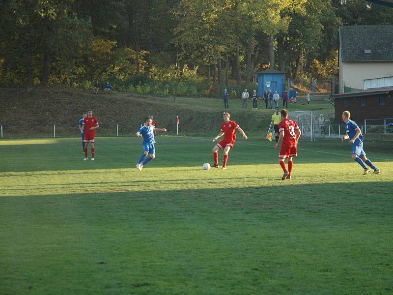 O výhře Hořovicka (v modrém) rozhodl jediný gól Martina Kopáče.