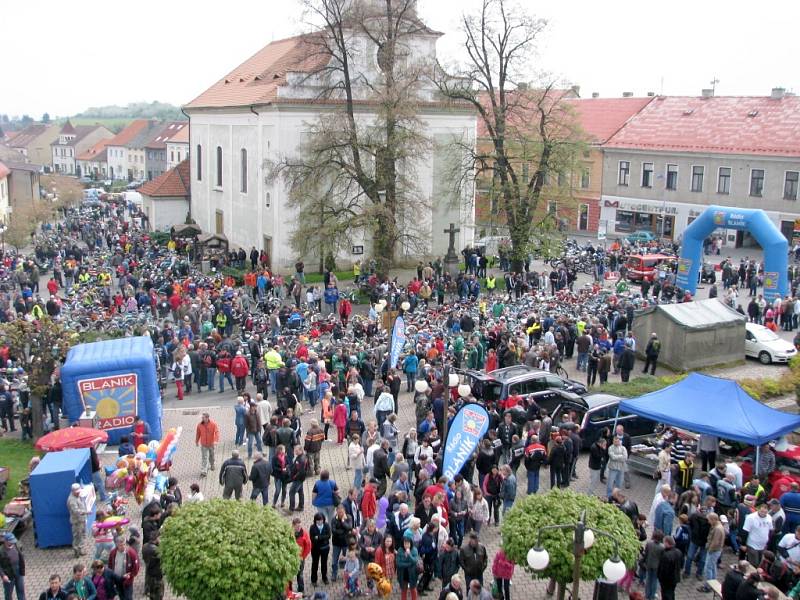 Spanilá jízda mopedistů Žebrák 2013