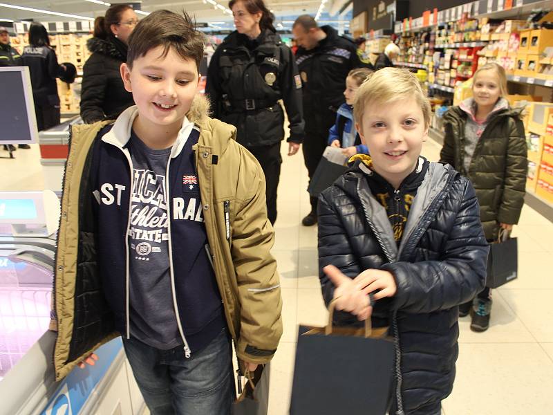 Bezpečnostní policejní akce v obchodním domě Lidl v Berouně.