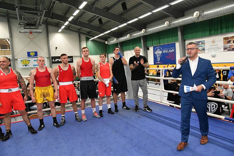 Z galavečera boxu ve sportovní hale v Králově Dvoře.