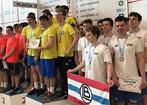 Úžasná výprava Lokomotivy Beroun (nejblíže) vydřela bronzové medaile na MČR