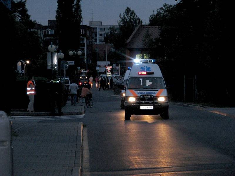 Cvičení složek integrovaného záchranného systému na zimním stadionu v Berouně