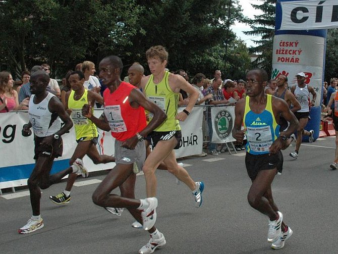 Za rekordní účasti běžců z celé republiky i ze zahraničí se uskutečnil dvacátý devátý ročník Žebrácké pětadvacítky.