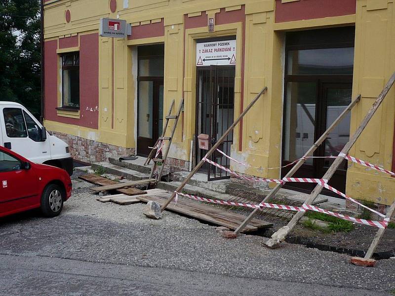 VÝSTAVBA bezbariérového vjezdu do prostor Domu pomoci