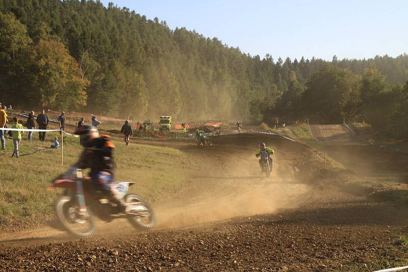 Z Motokrosu Podluhy u Hořovic, který se jel jako Memoriál Bohumila Krause.