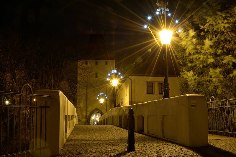 Beroun září vánočními dekoracemi.