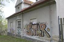 Beroun v boji proti graffiti vandalům dlouhodobě nabízí finanční odměnu 15 tisíc korun.