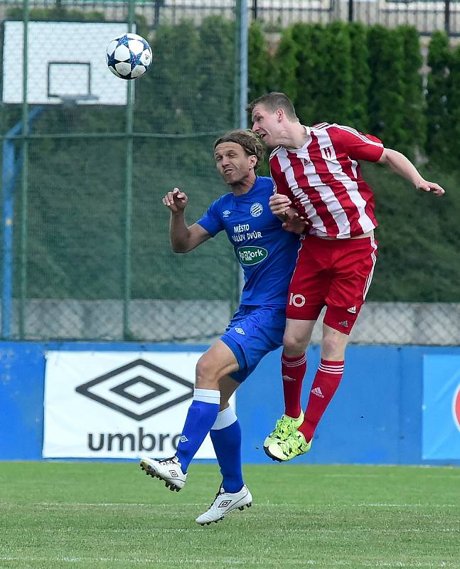 Zápas Fortuna ČFL Králův Dvůr - Zápy provázela slavnostní atmosféra. Cábelíci se rozloučili s domácím publikem výhrou 1:0. Foto: Pavel Paluska