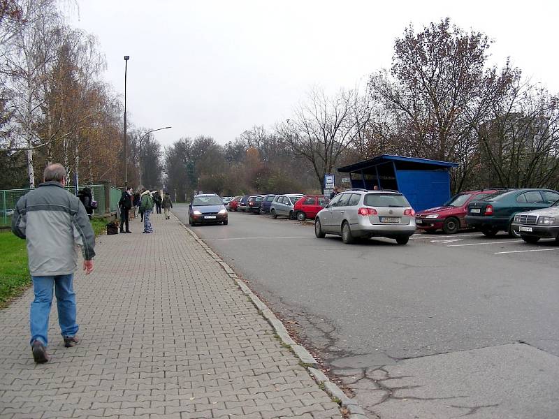 Hořovičtí řeší nedostatek parkovacích míst u nemocnice