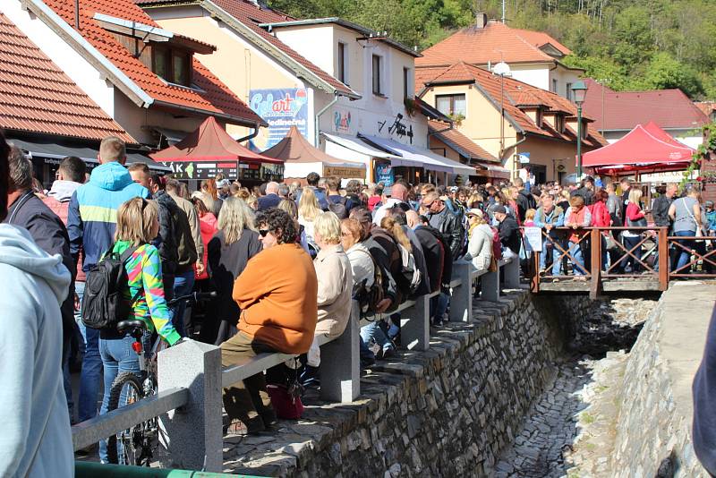 Tradiční, již 22. Karlštejské vinobraní, konané o víkendu 29. a 30. září.