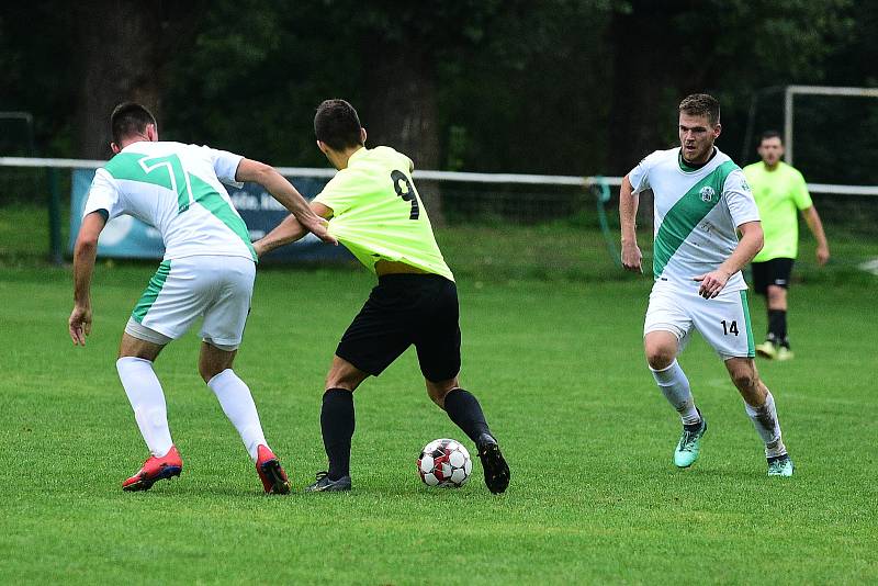 Fotbalová I.B třída, skupina E: Loděnice - Králův Dvůr 2:1.