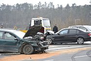 Dopravní nehoda tří aut u Králova Dvora.