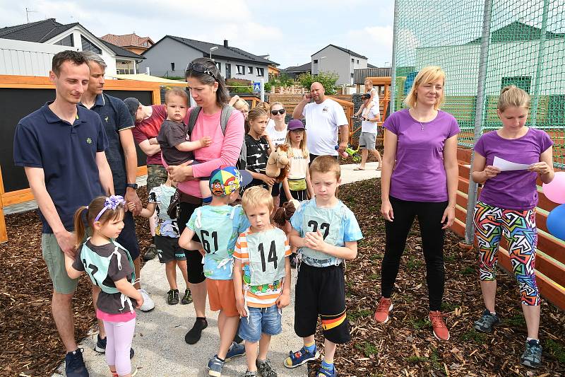Nové multifunkční hřiště se otevřelo při příležitosti dětského sportovního dne