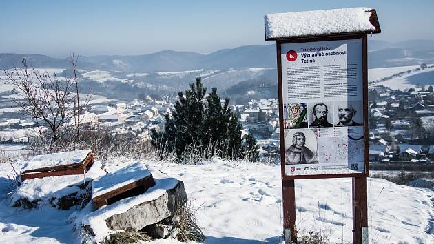 Zasněžená krajina v okolí Berouna a Tetína.