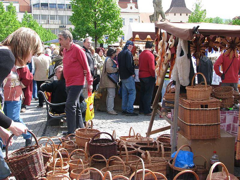 Tradiční řemeslné a hrnčířské trhy přilákaly do Berouna opět tisíce lidí.