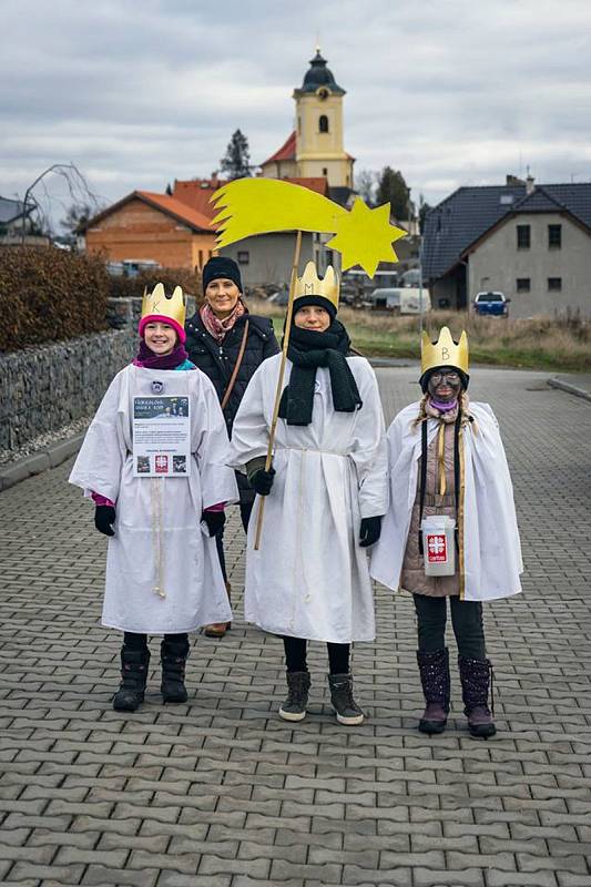 Tříkrálová sbírka na Berounsku a Hořovicku. Králové letos koledovali i v Králově Dvoře.