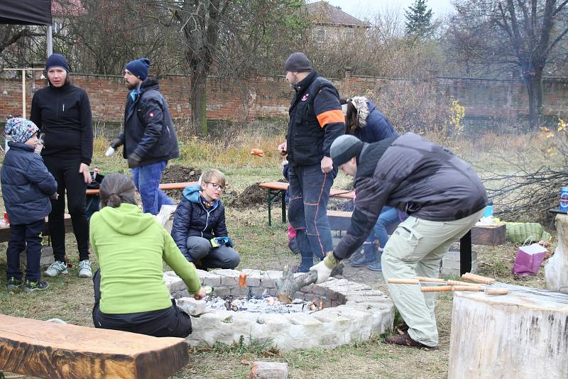 Z budování komunitního parku v Berouně Na Paloučku.