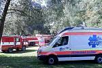 Požár chaty v Zadní Třebani si vyžádal zásah několika jednotek hasičů 